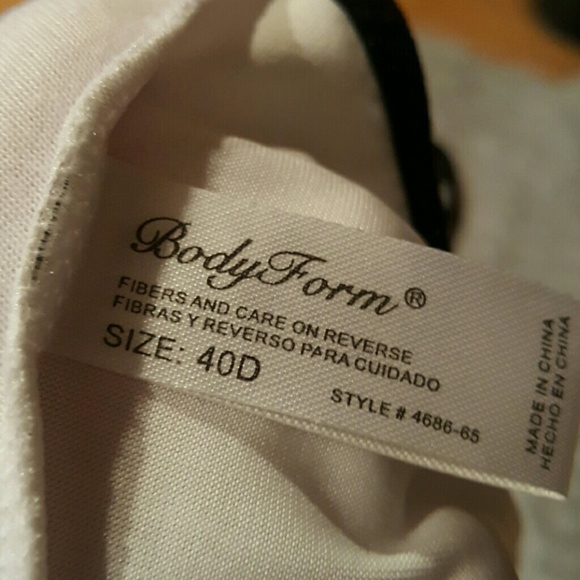 *SOLD* Bundle of 2 exercise bras - Picture 4 of 4